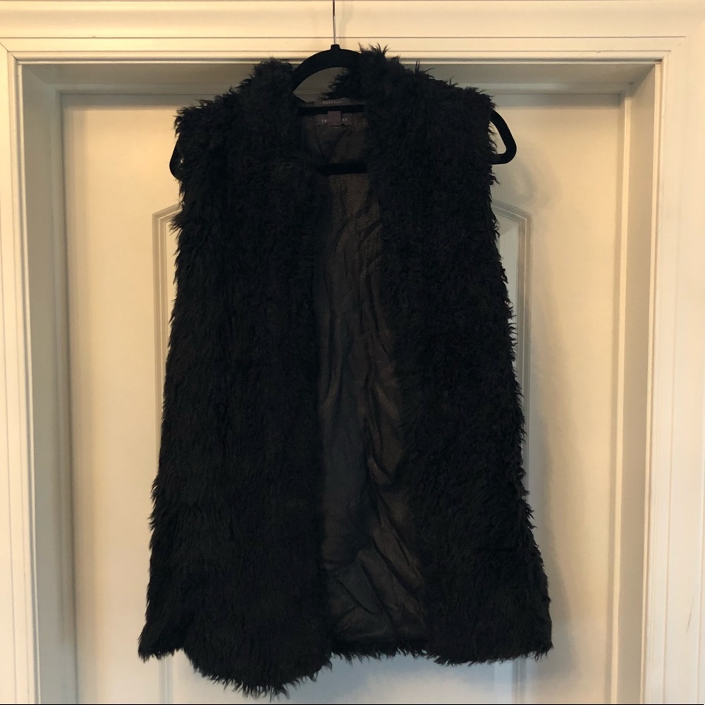 FOREVER 21 black hooded fur vest